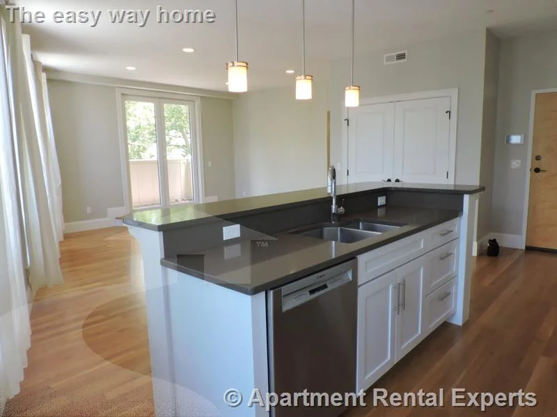 168 Hampshire, Central Square