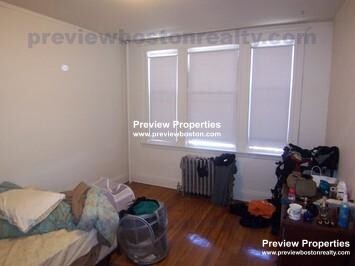 1638 Commonwealth Ave, Brighton