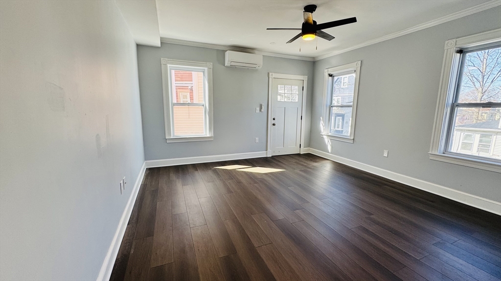 16 Hopkins St, Dorchester