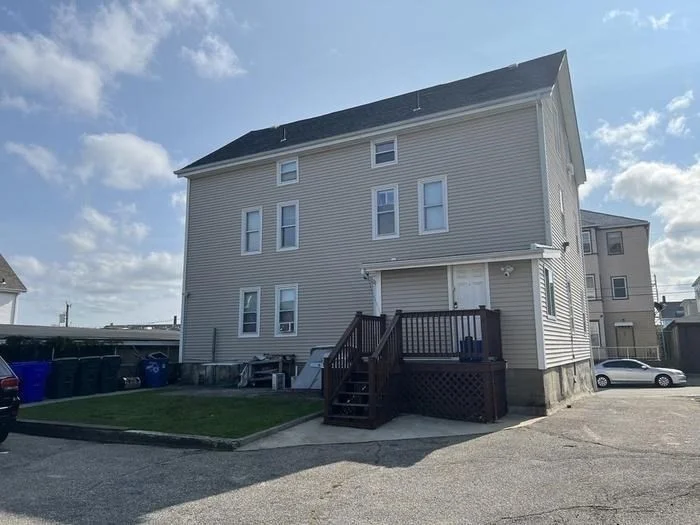 189 Fifth St, Fall River