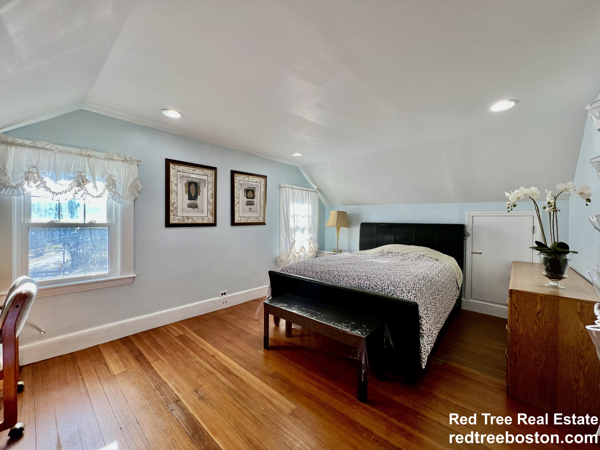 55 Woodcliff Rd, Newton Highlands