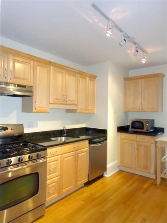 304 Allston St, Cambridgeport