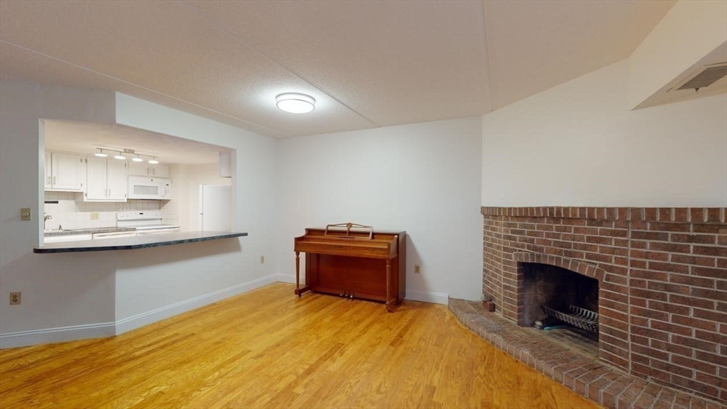 390 Broadway, Winter Hill