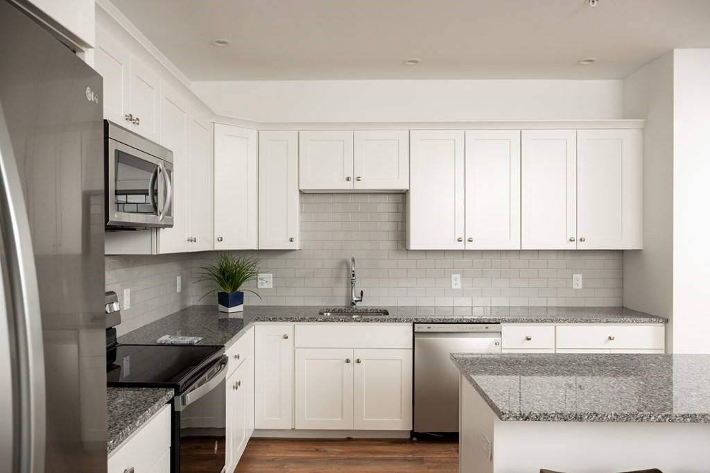 390 Chief Justice Cushing Hwy, Cohasset