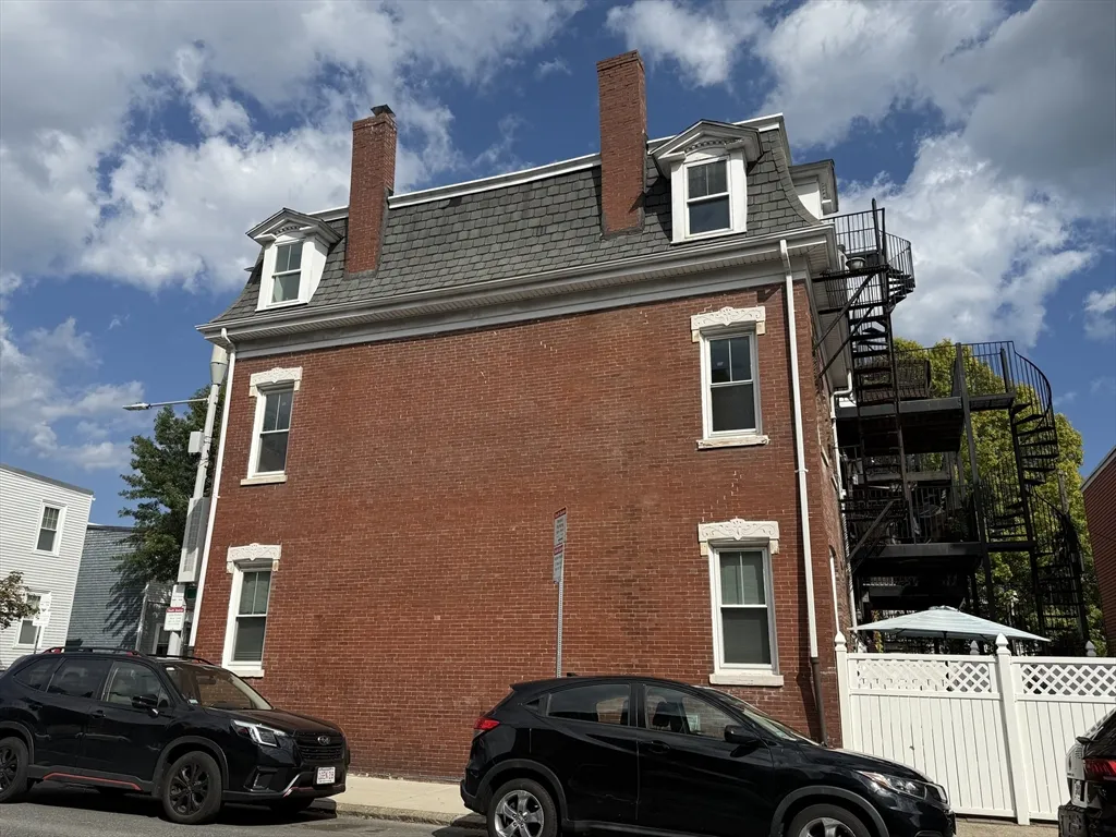 675 East 7th St, South Boston