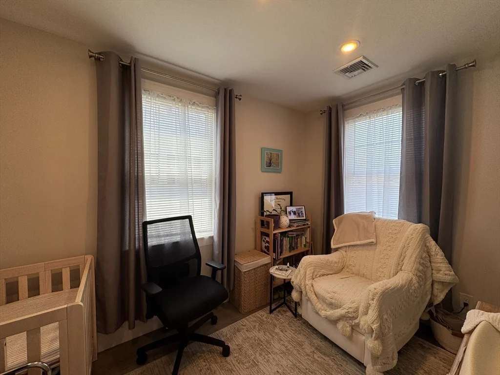 5-9R Trenton, East Boston