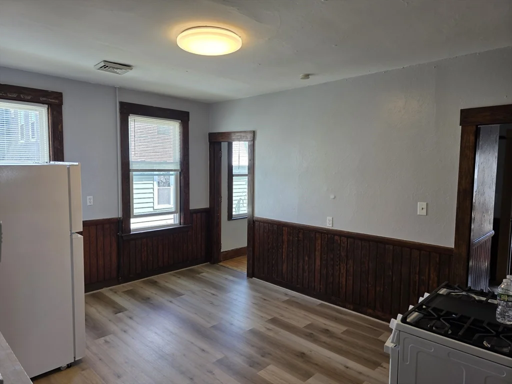 2 Hillside St, Worcester