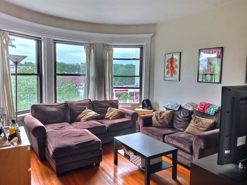 1382 Beacon, Coolidge Corner