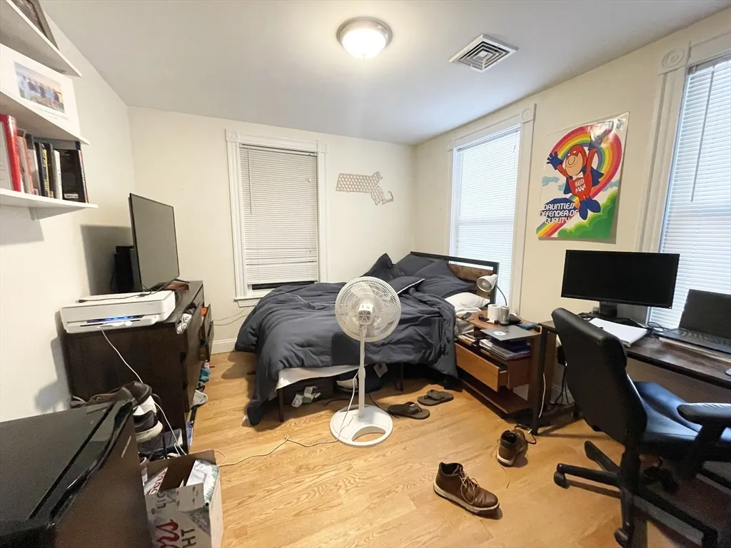 275 Dorchester, Boston