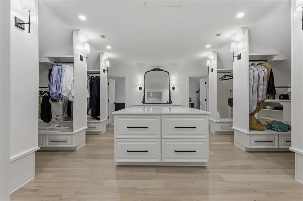 959 Chestnut St, Newton