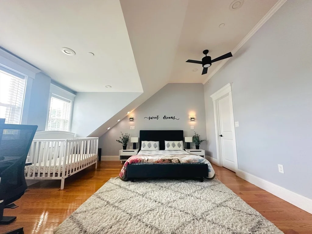 12 S Mason St, Salem