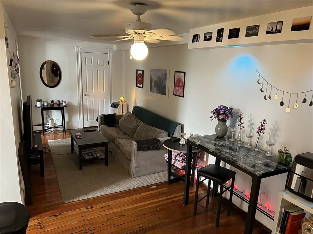 137 Peterborough St, Fenway
