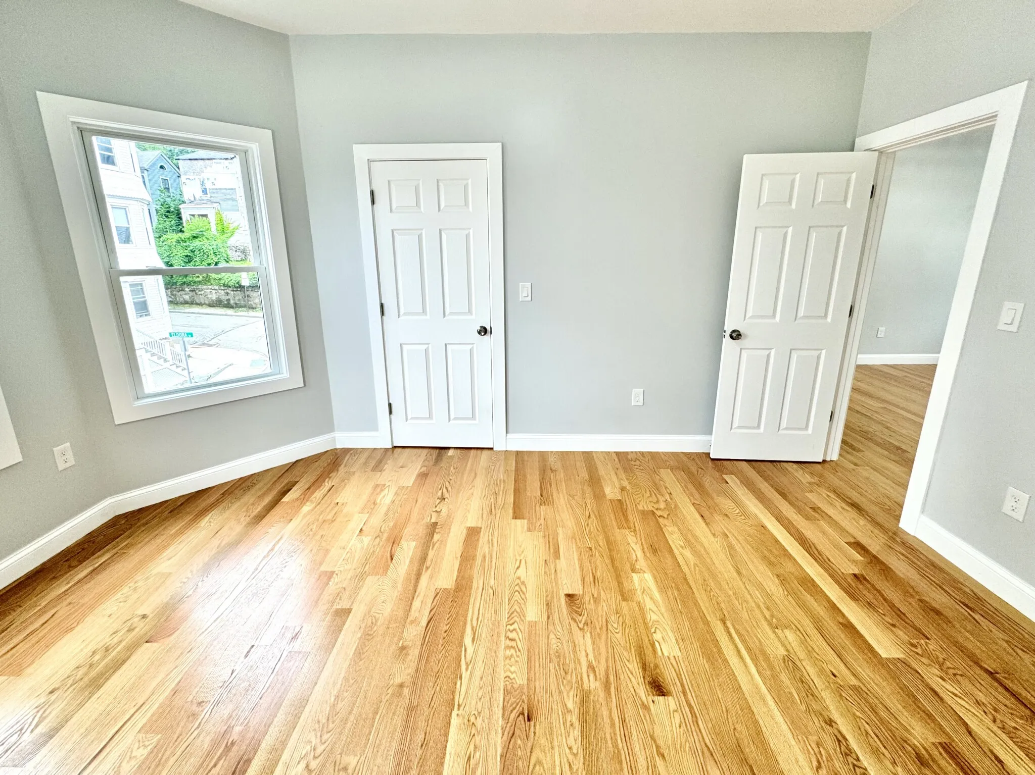 190 Hillside St, Mission Hill