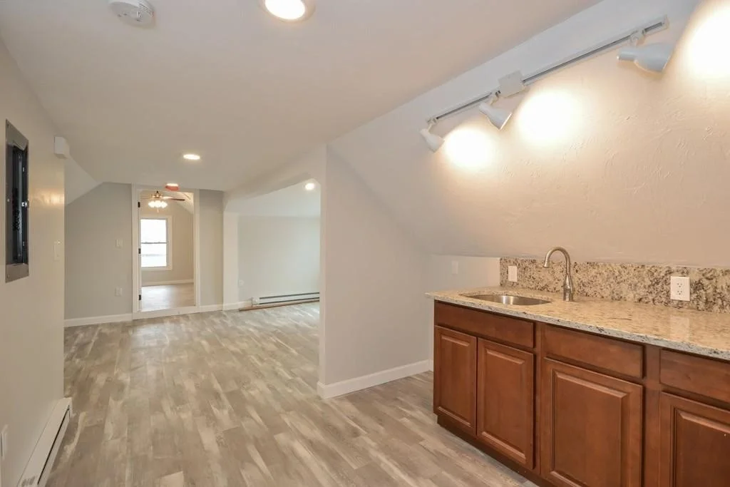 9 Cottage Ct, Middleboro