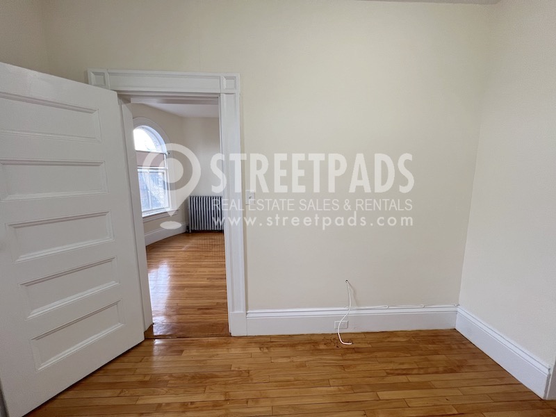 2 Ware St, Mid-Cambridge