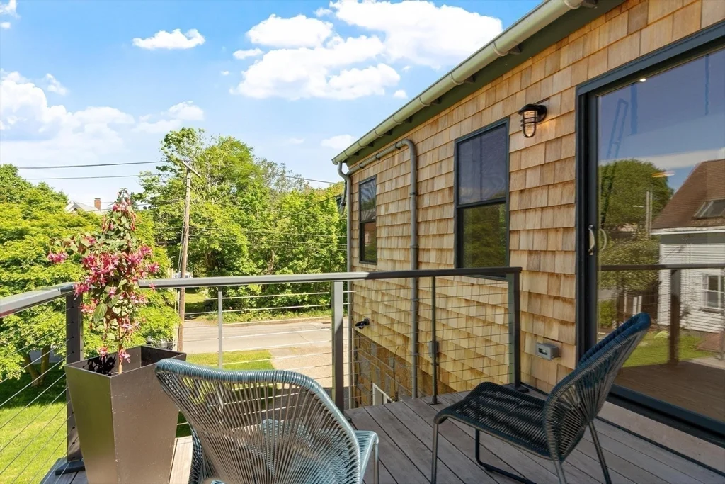 29 Pigeon Hill St, Rockport