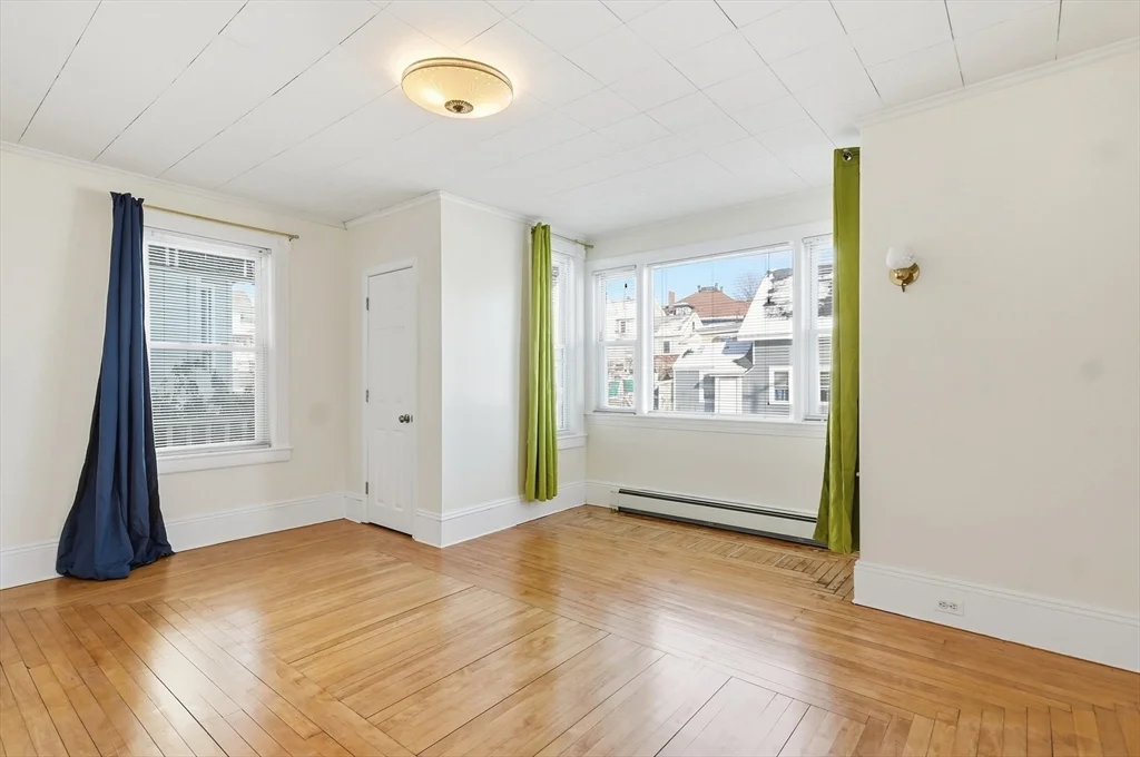 223 School St, Lowell