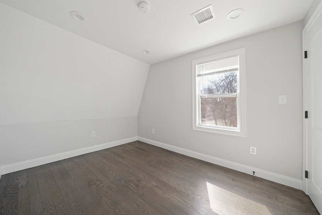 35 Phillips Ave, Stoughton