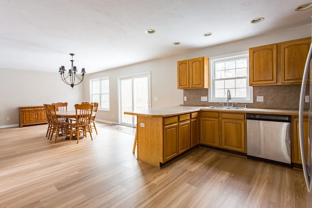 270 New Braintree Rd, West Brookfield