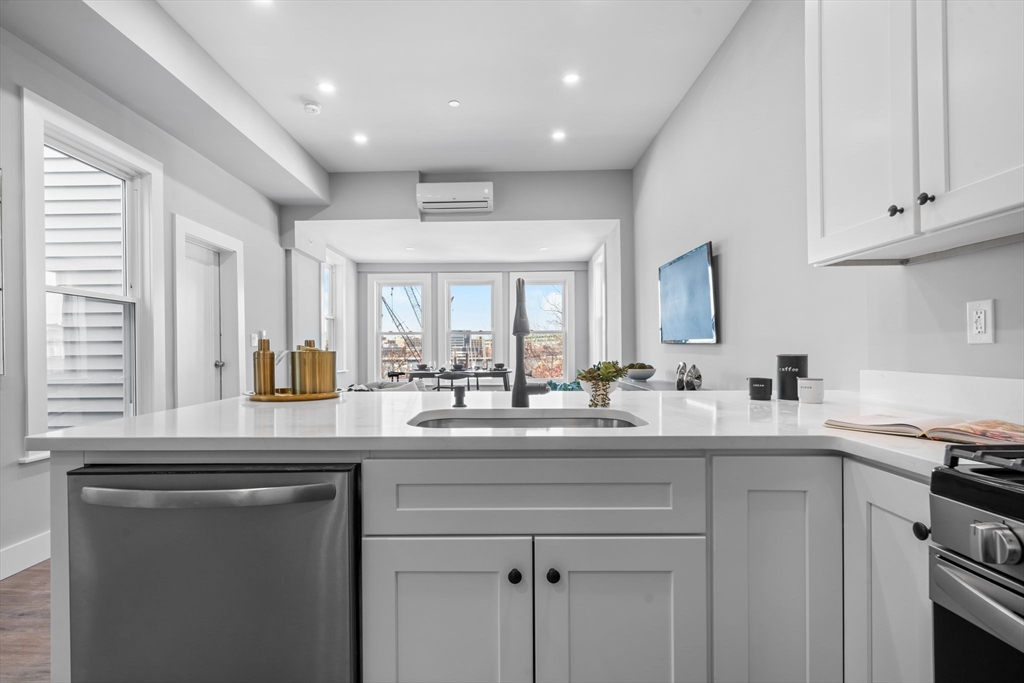 390 Meridian St, Central Square