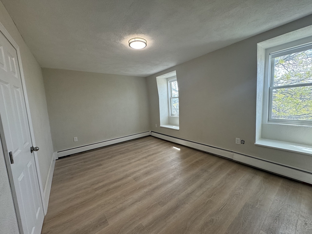 685 E 7th St, South Boston