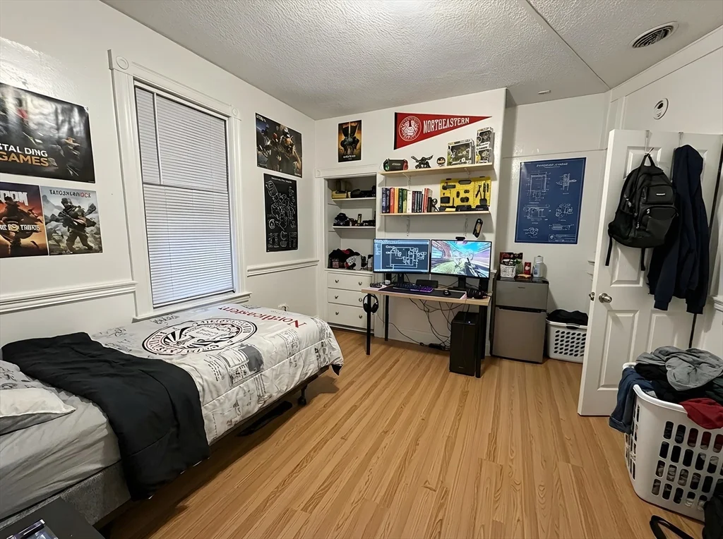 34 Cherokee, Mission Hill