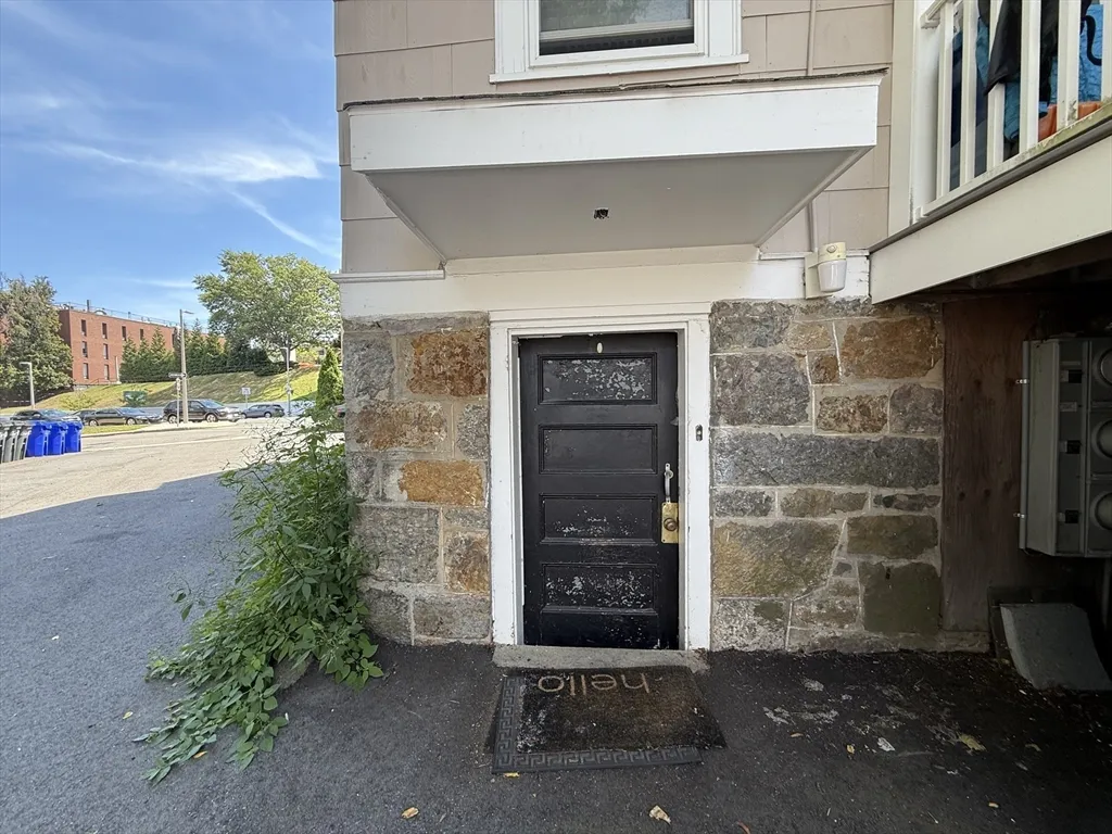 731 Cambridge St, Oak Square