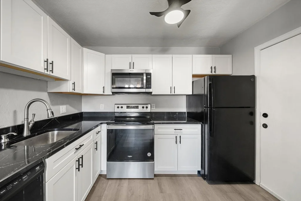 22 Irving St, Glendale