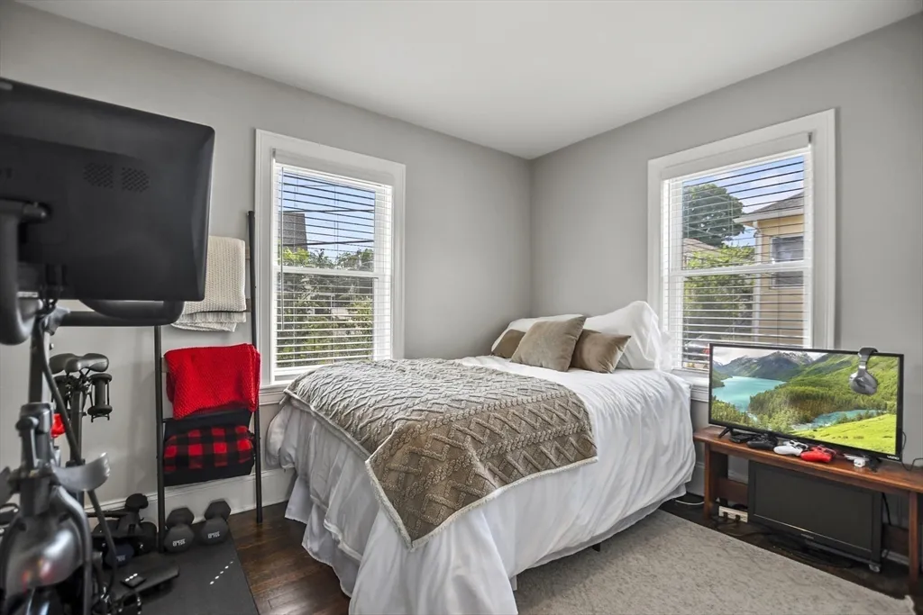 13 Town Hill St, Quincy