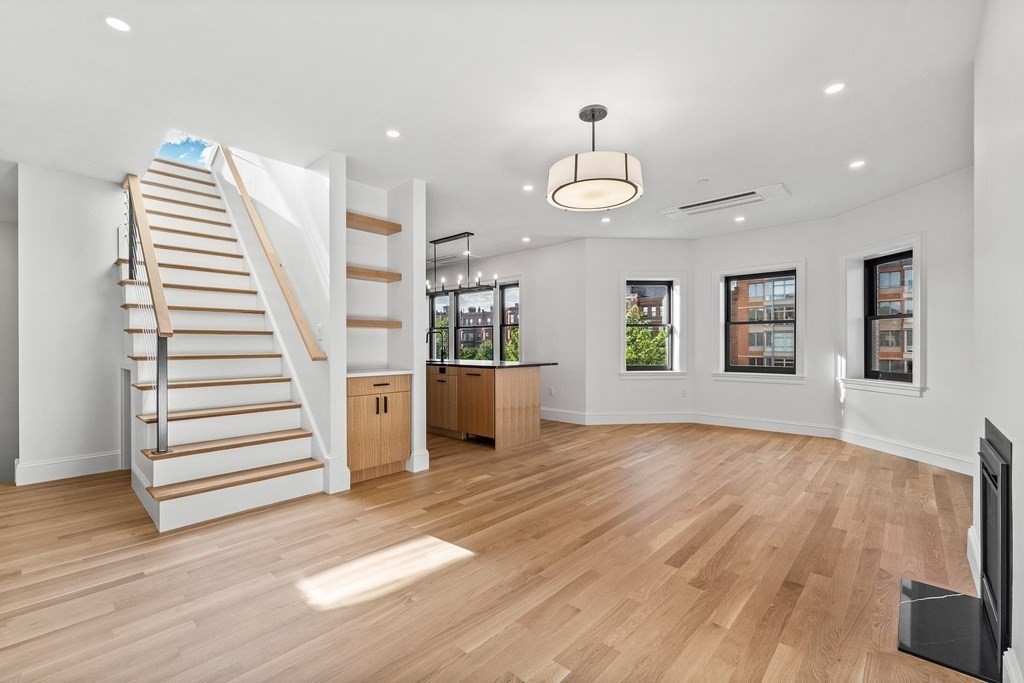 903 Beacon St, Back Bay