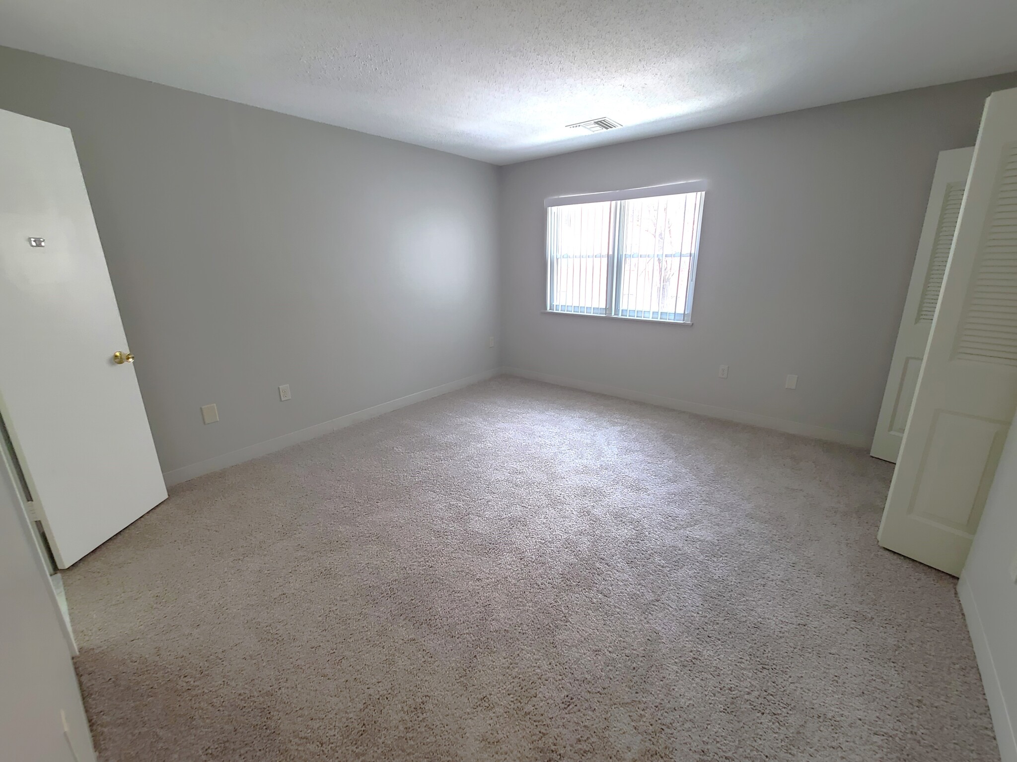 32 South Point Dr, Dorchester