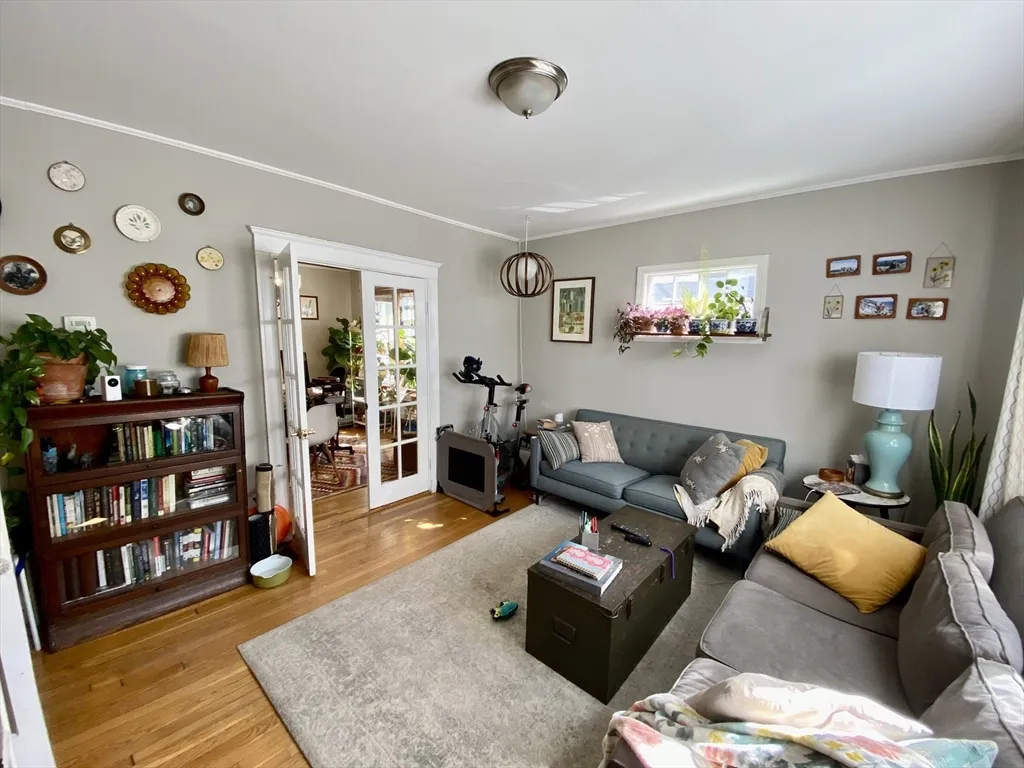 12 Saint Peter St, Jamaica Plain