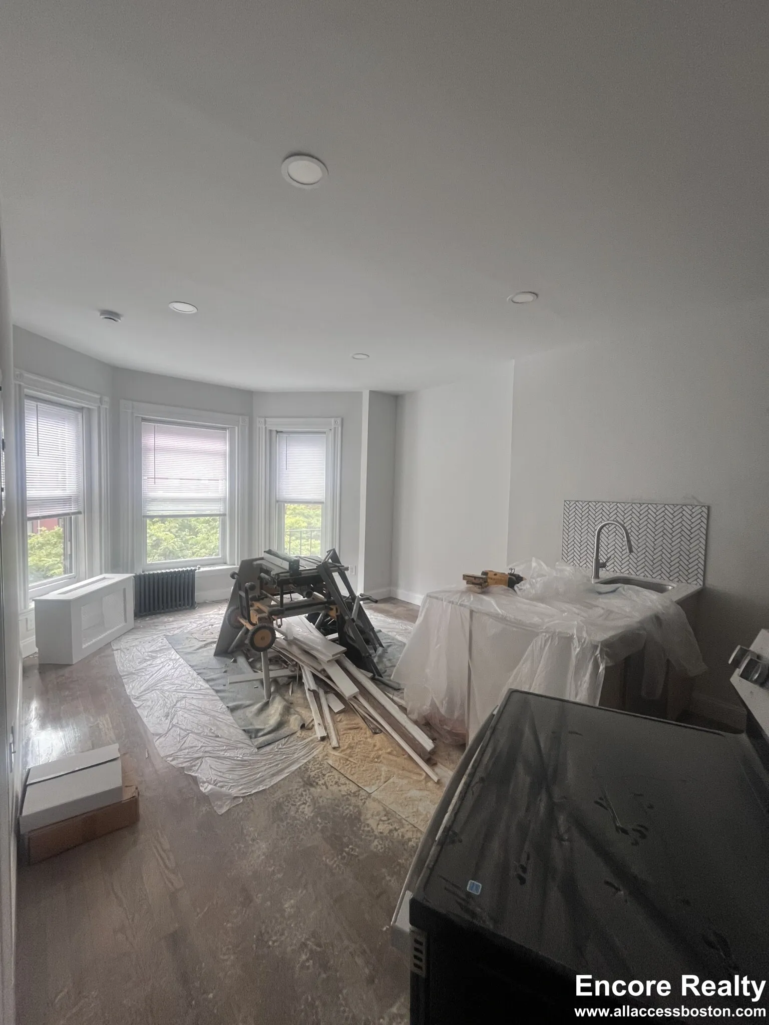 225 Newbury St, Back Bay