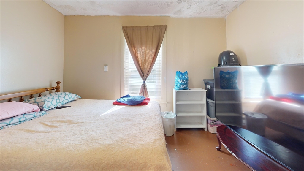 29 Dresser St, Southbridge