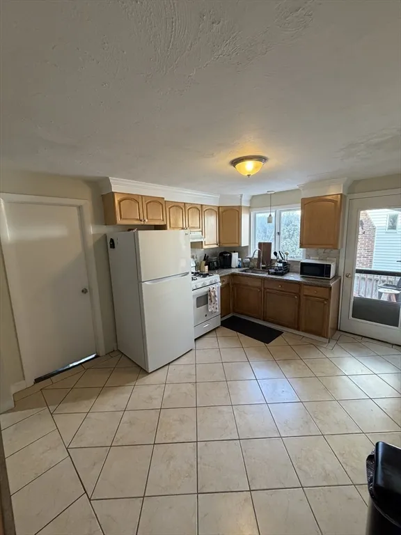 15 Eliot St, Framingham Center