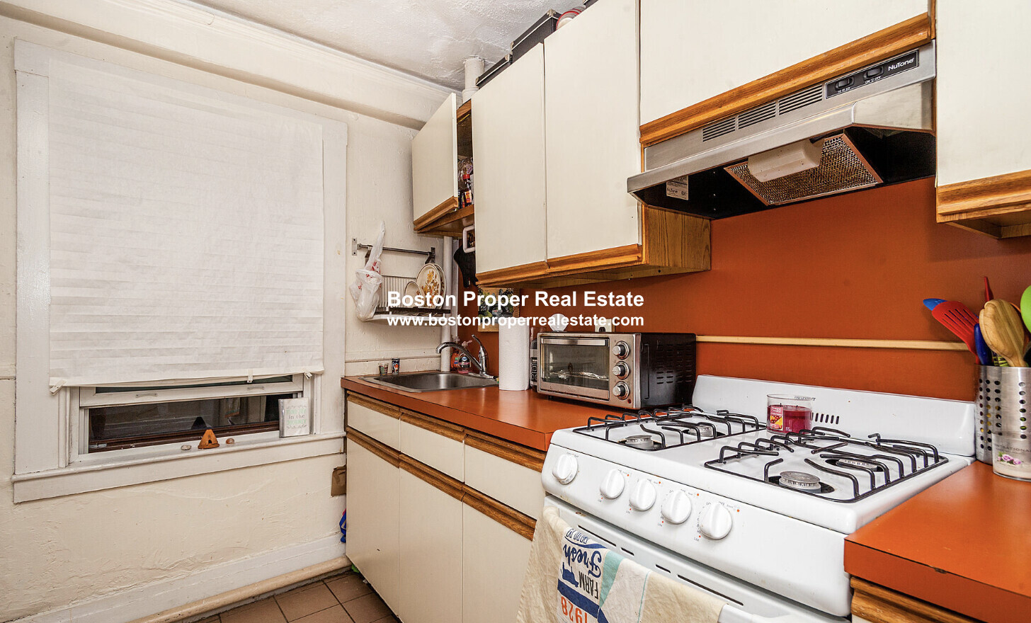 94 West Cedar St, Beacon Hill