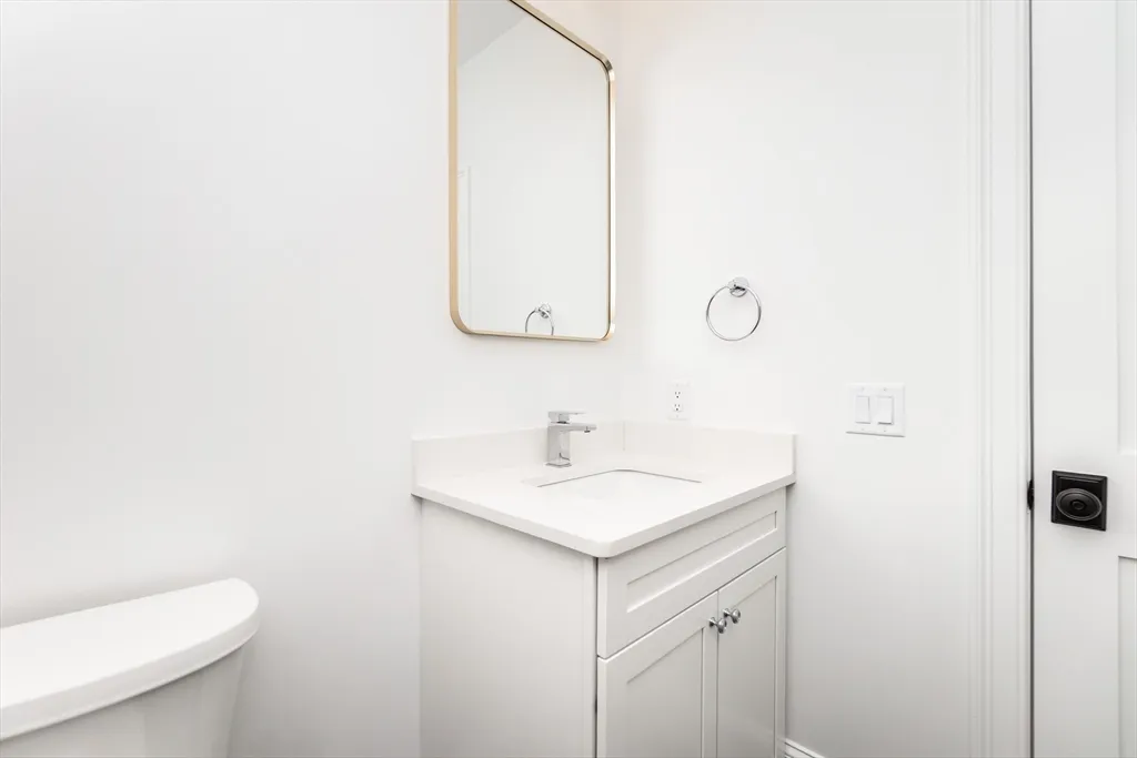 20 Sheridan Ave, Medford