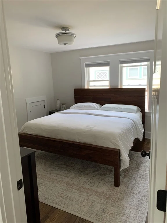 55 Eliot Cres, Chestnut Hill