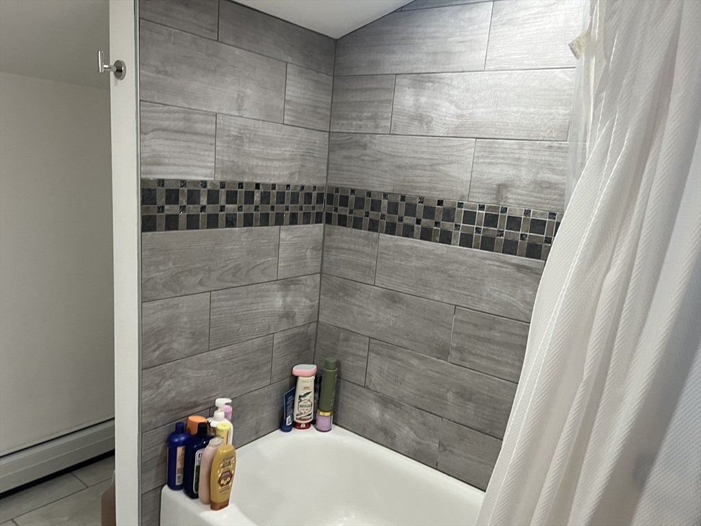 16 Foster Rd, Lexington