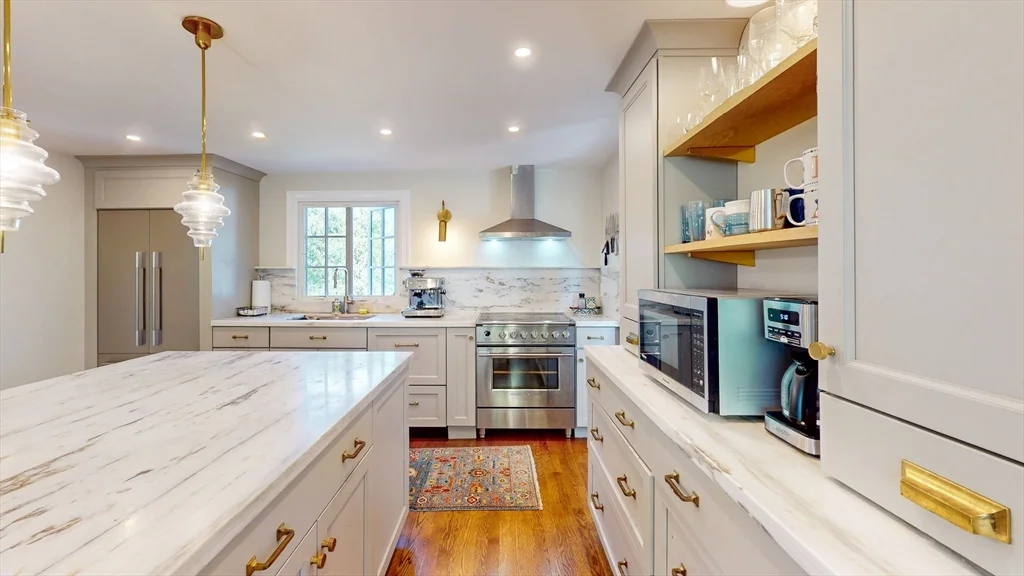 49 Ripley Rd, Medford