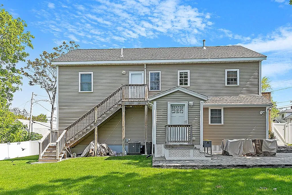 25 Hopkins St, Revere