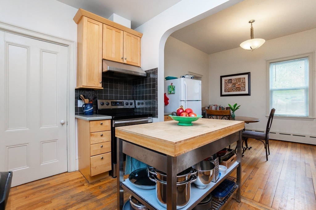 101 Central Ave, Newtonville