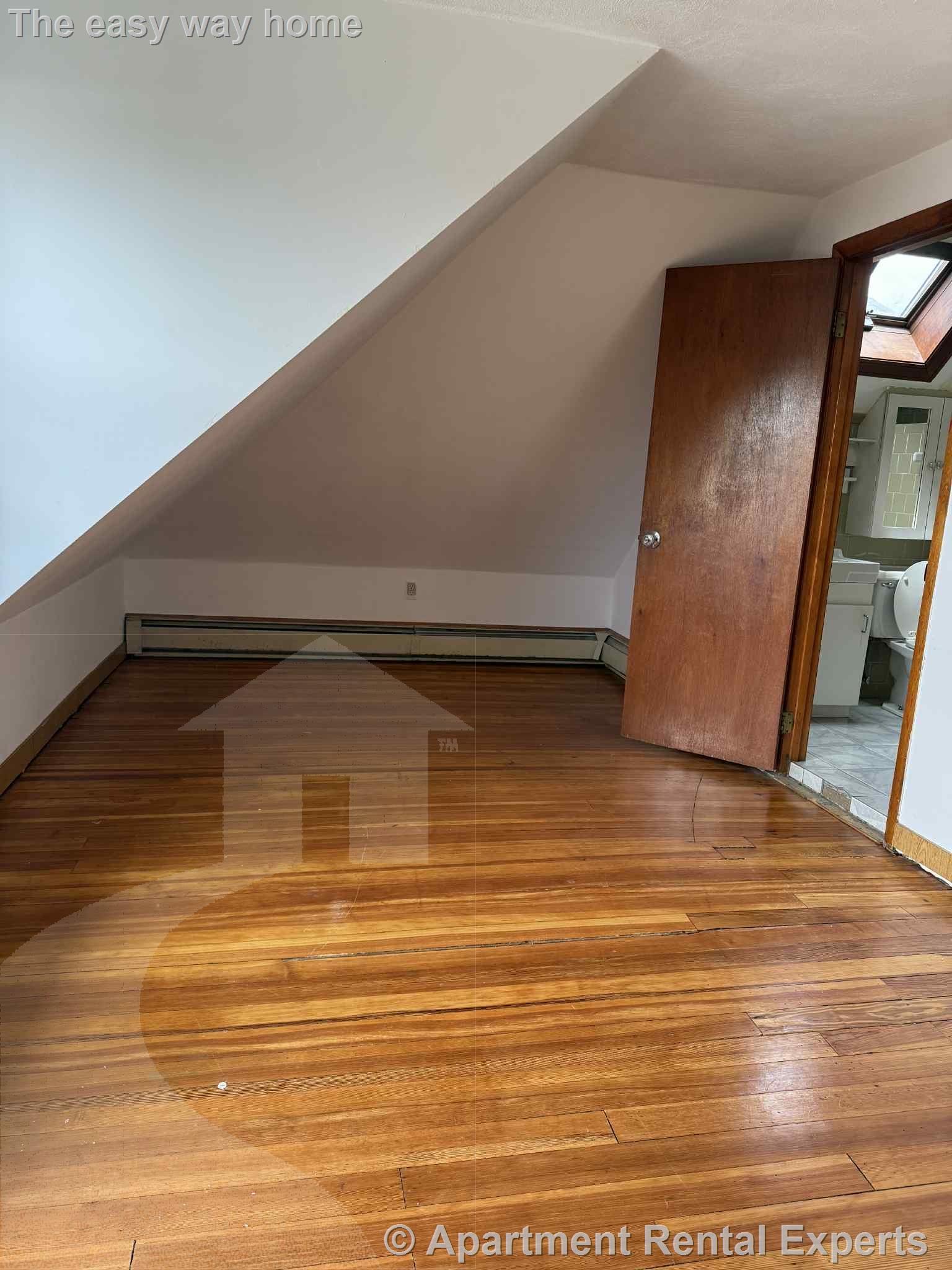 10 Windsor Rd, Tufts