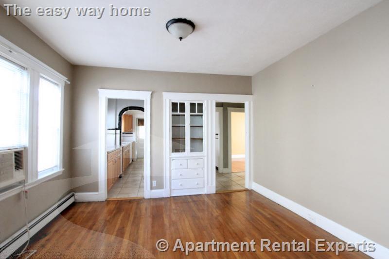 23-25 Bonner Ave, Tufts