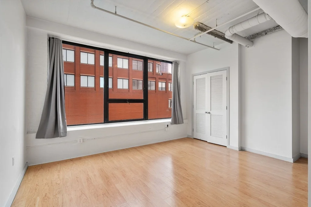 210 South St, Leather District