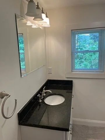 82 Pleasant St, Ayer