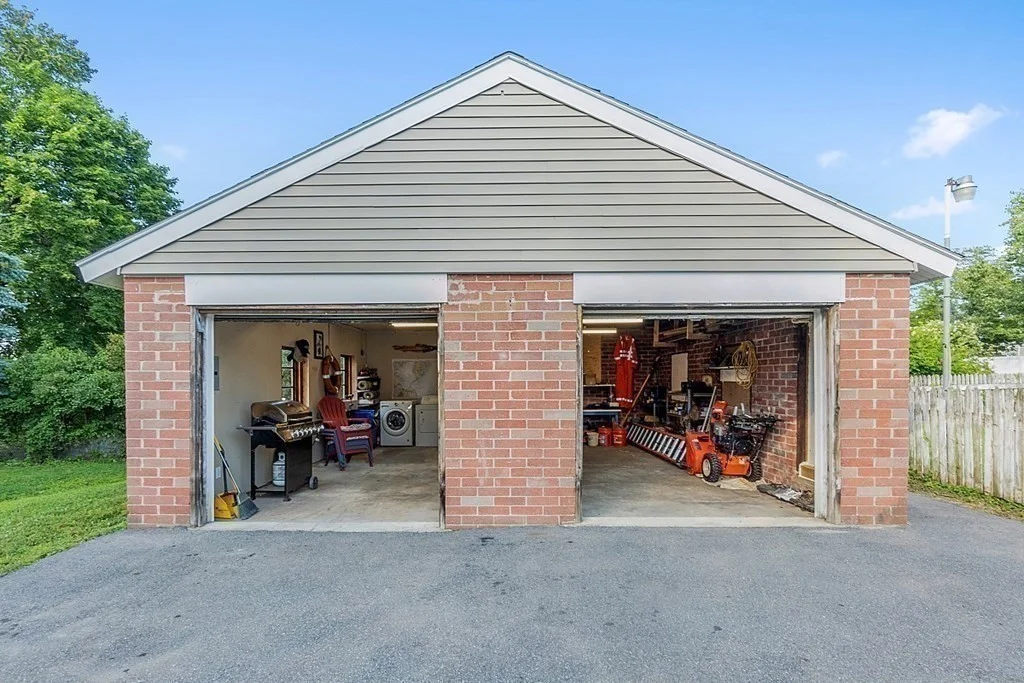 30 Maple Ave, North Andover