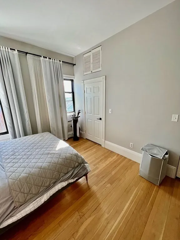 66 Telegraph St, South Boston