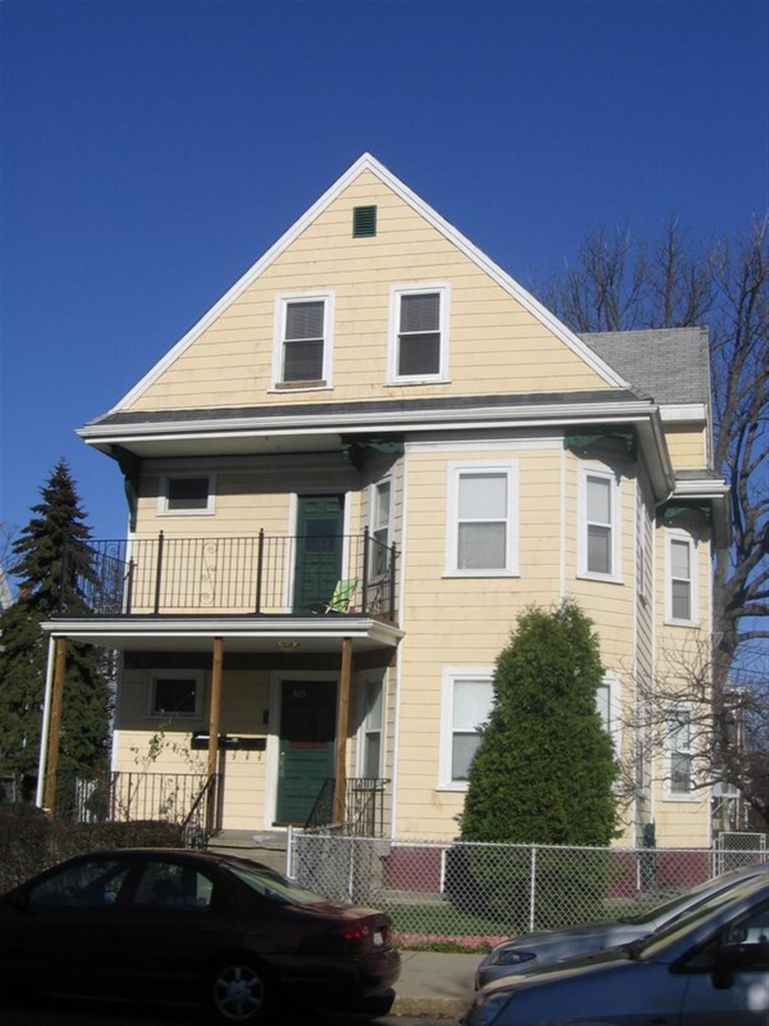 325 Highland Ave, Powder House Square