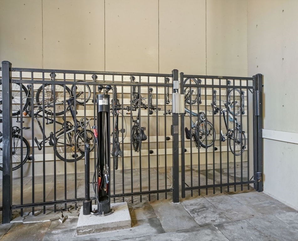 85 E India Row, Waterfront